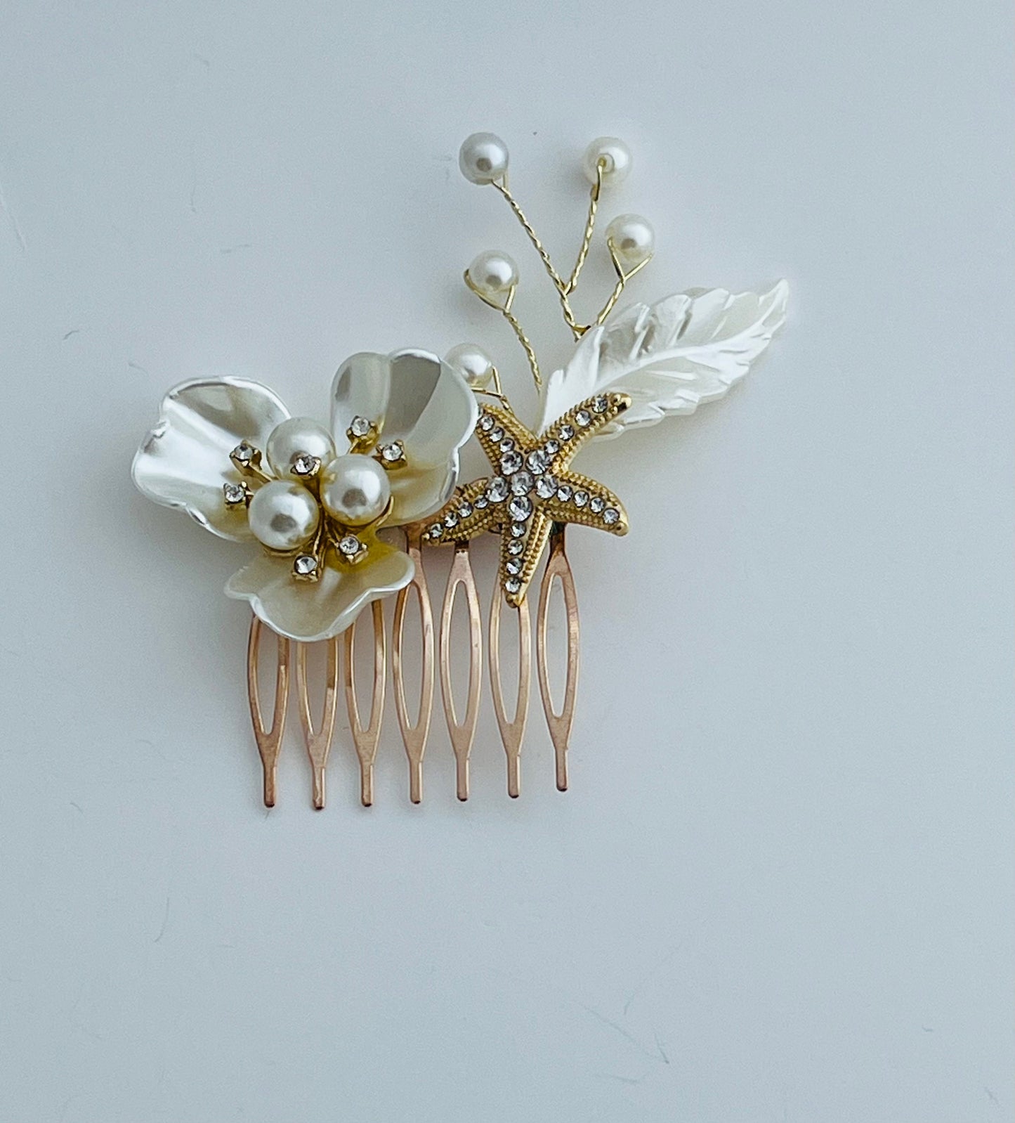 Gold Rhinestones Starfish Wedding Hair Comb, Starfish Bridal Hair Comb, Wedding Pearls and Starfish Comb, Ivory And Gold Bridal Comb