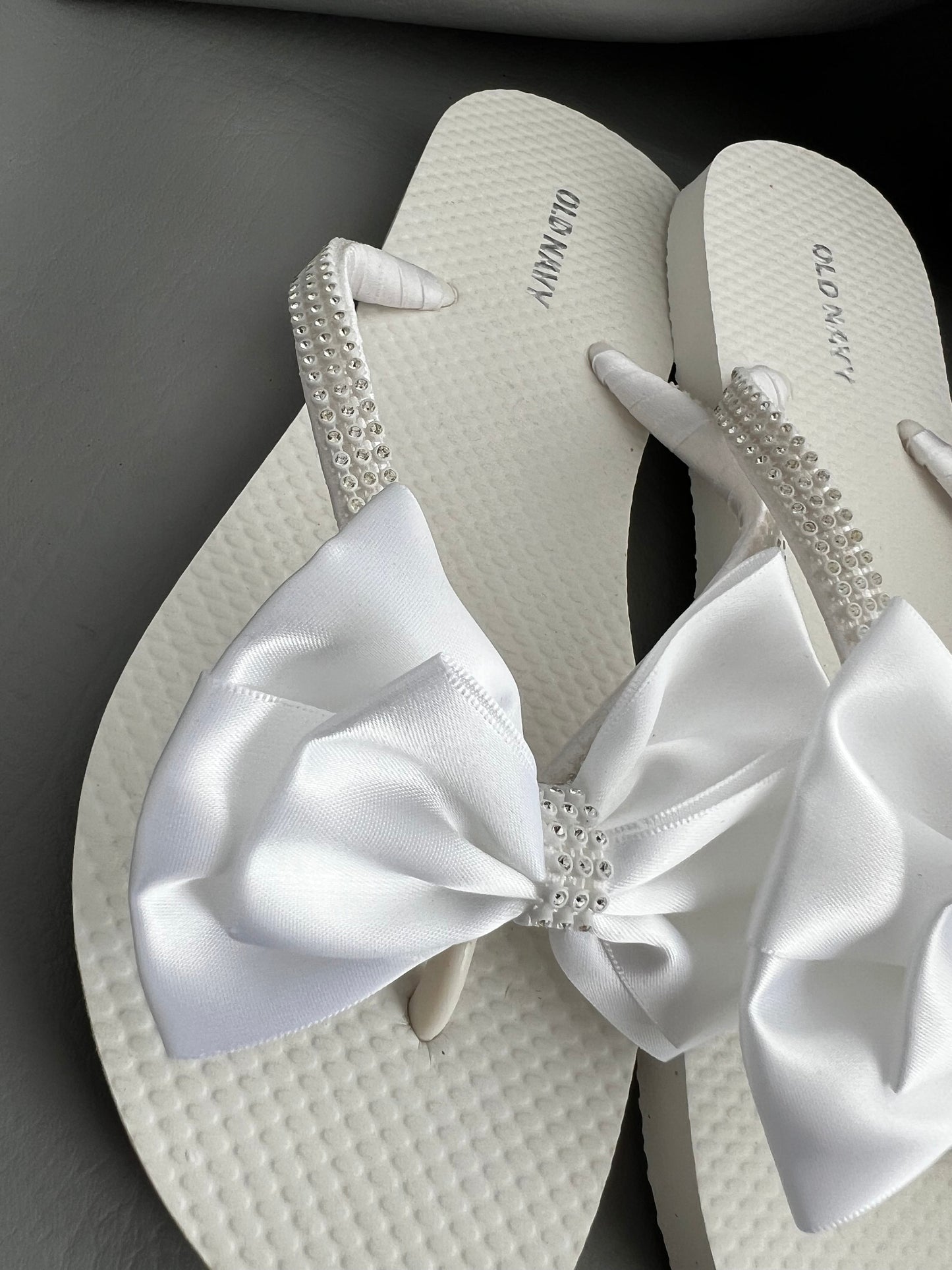 White Bride Bow Flip Flops, Bridal Bow Flip Flops, Wedding Bow Flip Flops White Bow Wedding Flip Flops,  Flats with a White Bow Rhinestones