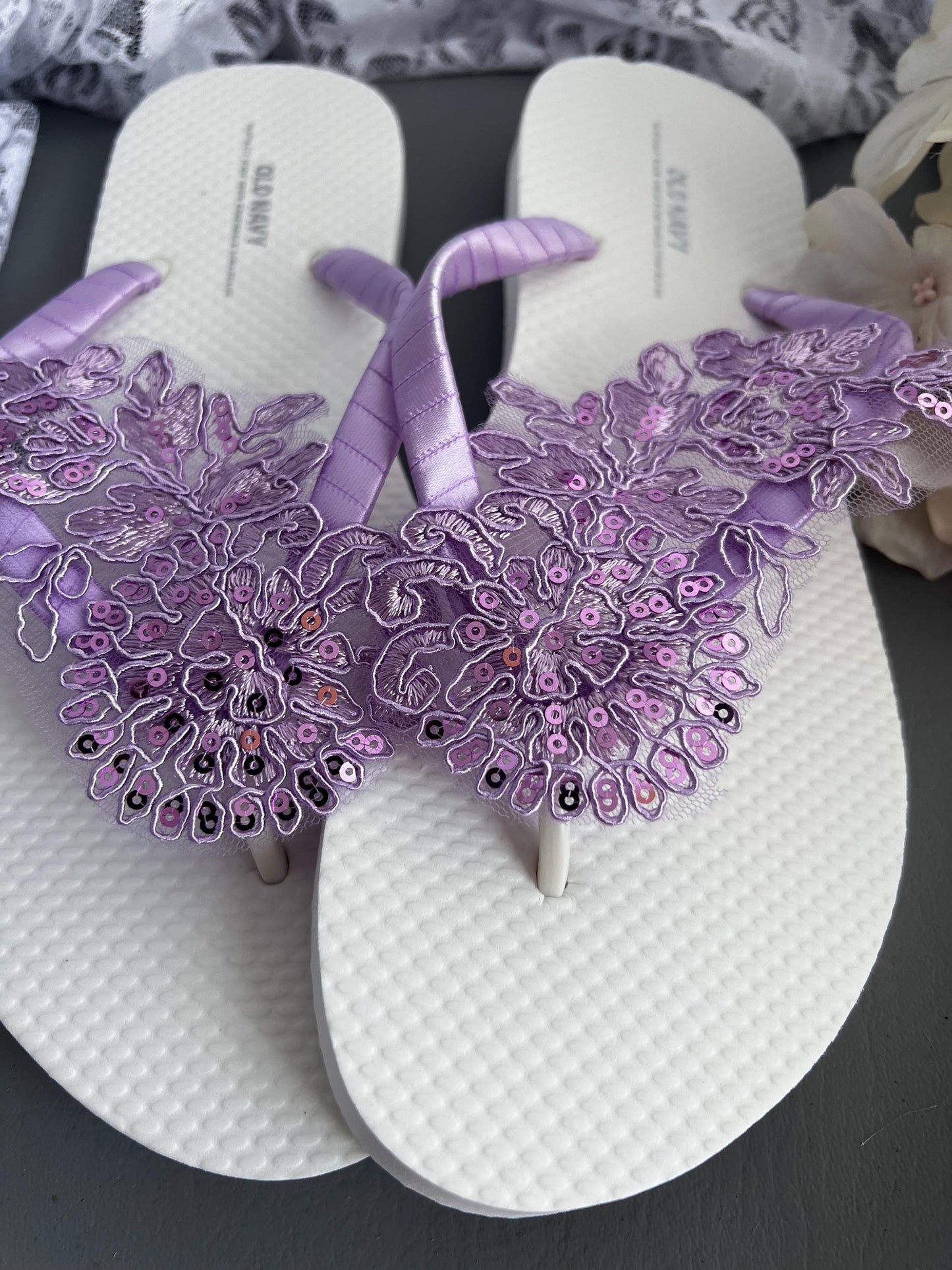 Lavender Bridal Flip Flops, Bridesmaid Flip Flops, Beach Wedding Sandals, Wedding Destination Sandals, Lilac Beaded Flip Flops