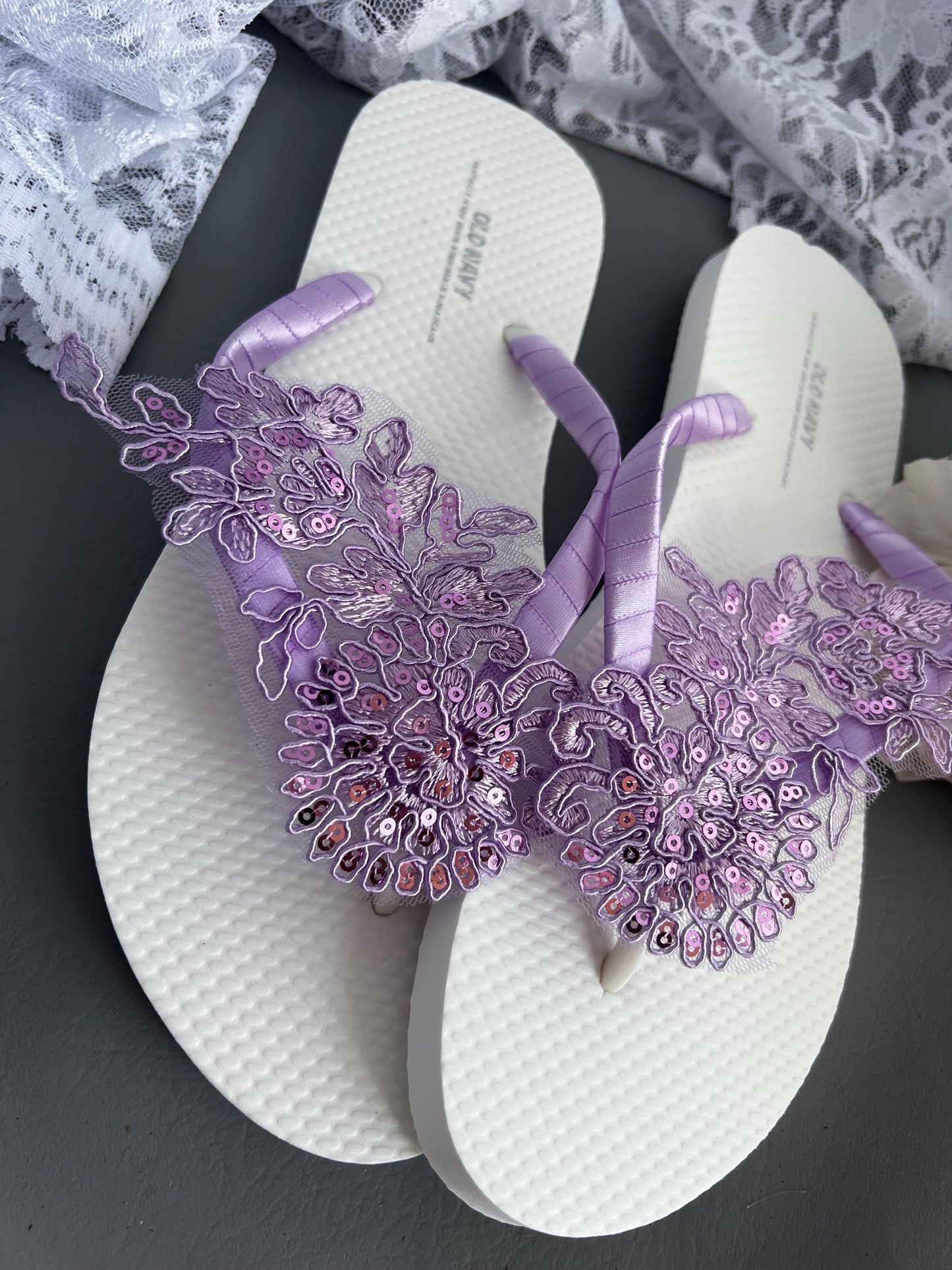 Lavender Bridal Flip Flops, Bridesmaid Flip Flops, Beach Wedding Sandals, Wedding Destination Sandals, Lilac Beaded Flip Flops
